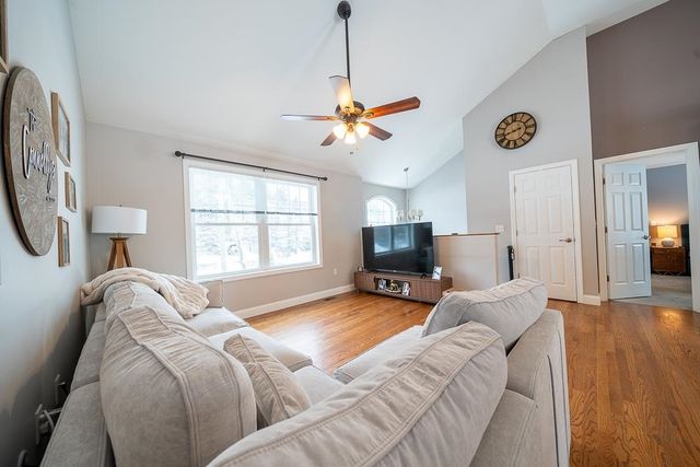 585 Bodwell Road, Manchester, NH 03109