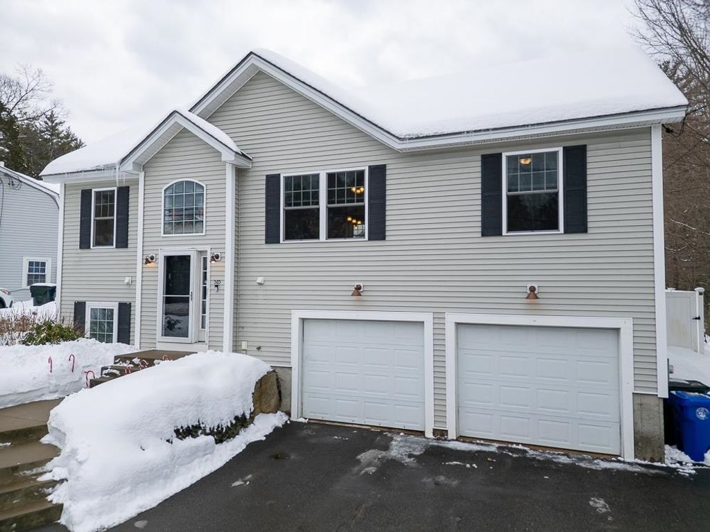 585 Bodwell Road, Manchester, NH 03109