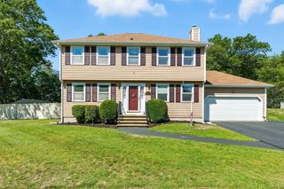 18 Arthur G Pernokas Dr, Woburn, MA 01801