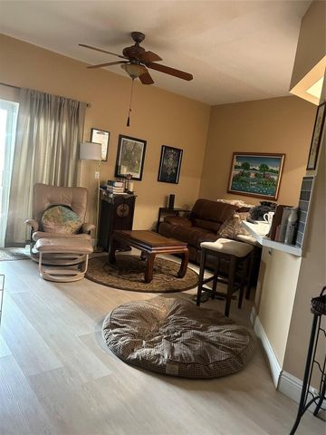 1210 NW 100th Avenue, Pembroke Pines, FL 33024