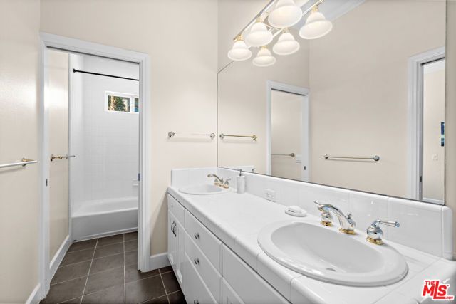 2428 Oak Canyon Place, Escondido, CA 92025