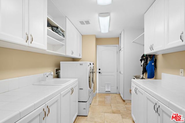 2428 Oak Canyon Place, Escondido, CA 92025