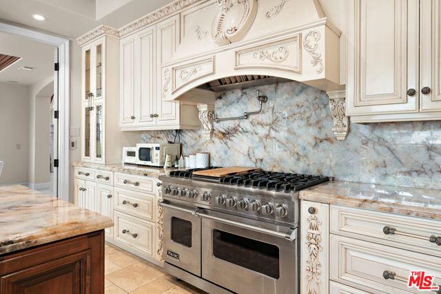 2428 Oak Canyon Place, Escondido, CA 92025