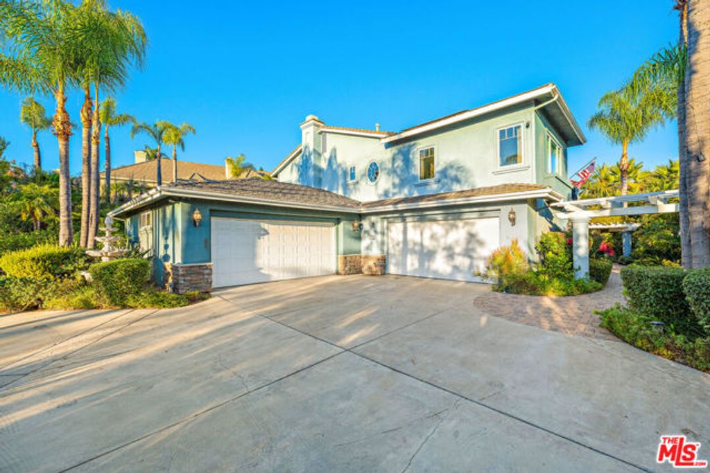 2428 Oak Canyon Place, Escondido, CA 92025