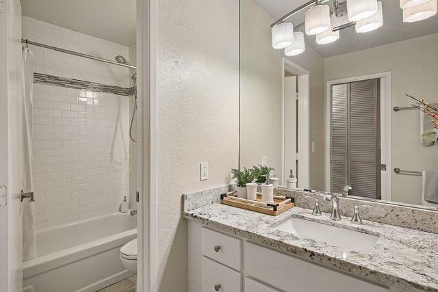 2000 Rock Street 19, Mountain View, CA 94043