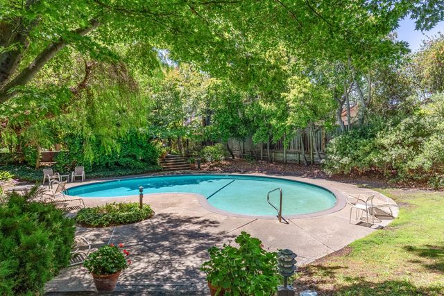 2000 Rock Street 19, Mountain View, CA 94043