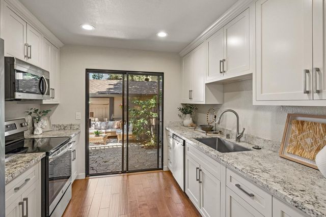 2000 Rock Street 19, Mountain View, CA 94043