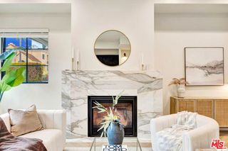 652 Huntley Drive 102, West Hollywood, CA 90069