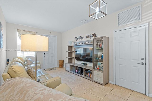 1034 NE 30th Avenue, Homestead, FL 33033