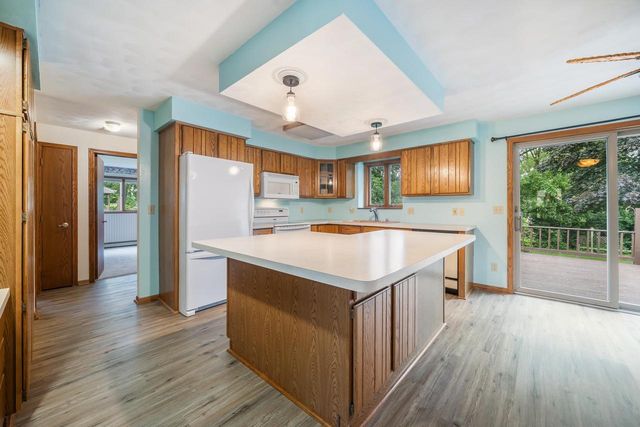 2232 N CLOUDVIEW DRIVE, Appleton, WI 54914