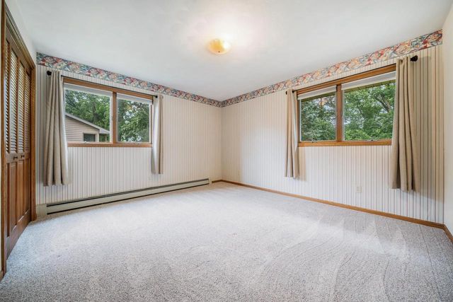 2232 N CLOUDVIEW DRIVE, Appleton, WI 54914
