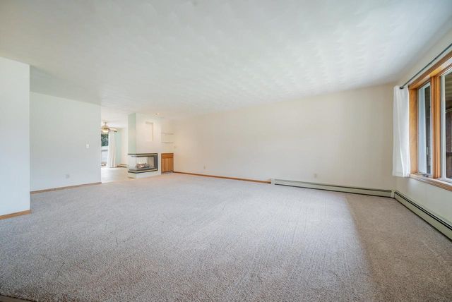 2232 N CLOUDVIEW DRIVE, Appleton, WI 54914