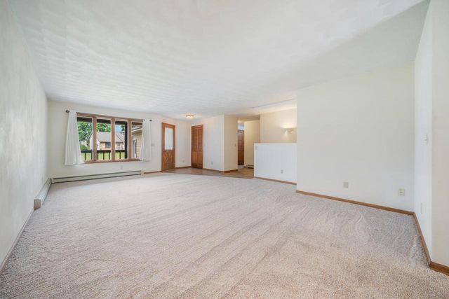 2232 N CLOUDVIEW DRIVE, Appleton, WI 54914