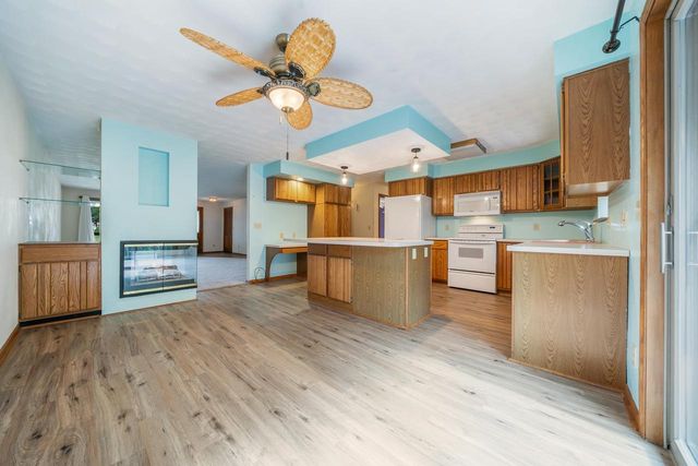 2232 N CLOUDVIEW DRIVE, Appleton, WI 54914