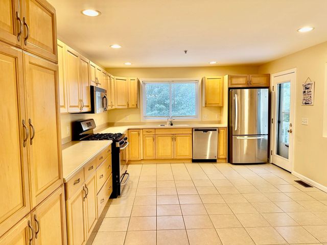 1301 Old Bridge 1301, Bellingham, MA 02019