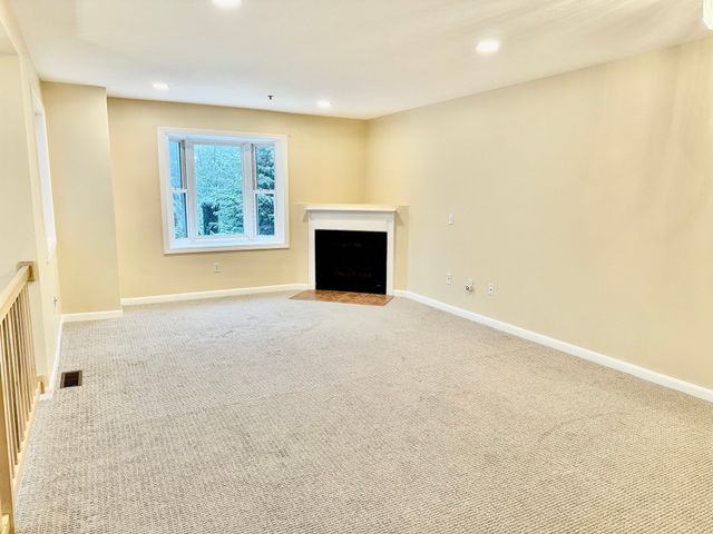 1301 Old Bridge 1301, Bellingham, MA 02019