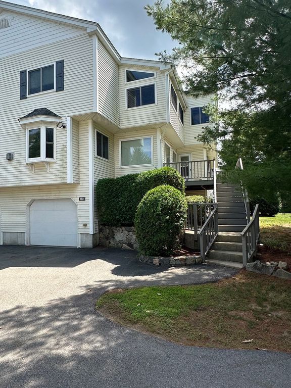 1301 Old Bridge 1301, Bellingham, MA 02019