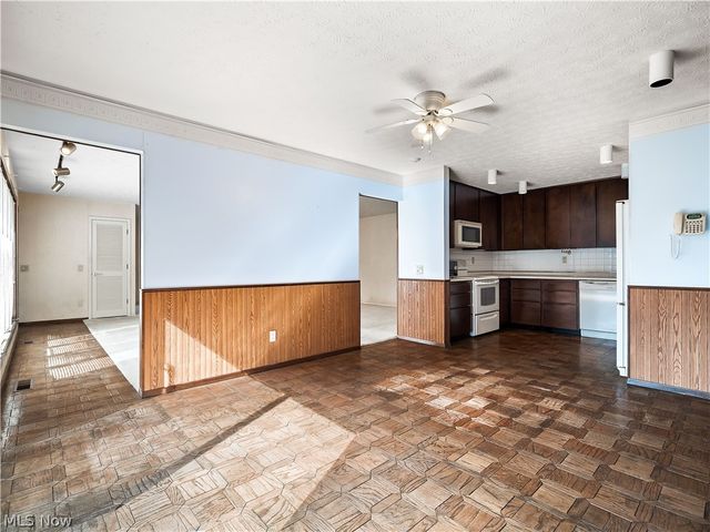 5153 N Barton Road, North Ridgeville, OH 44039