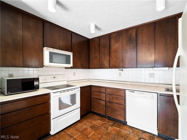 5153 N Barton Road, North Ridgeville, OH 44039