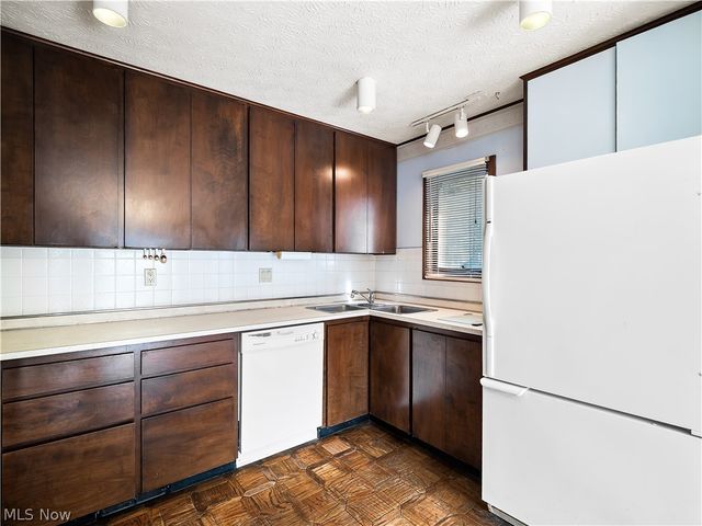 5153 N Barton Road, North Ridgeville, OH 44039