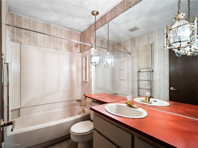 5153 N Barton Road, North Ridgeville, OH 44039