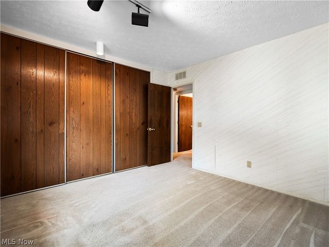 5153 N Barton Road, North Ridgeville, OH 44039