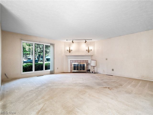 5153 N Barton Road, North Ridgeville, OH 44039