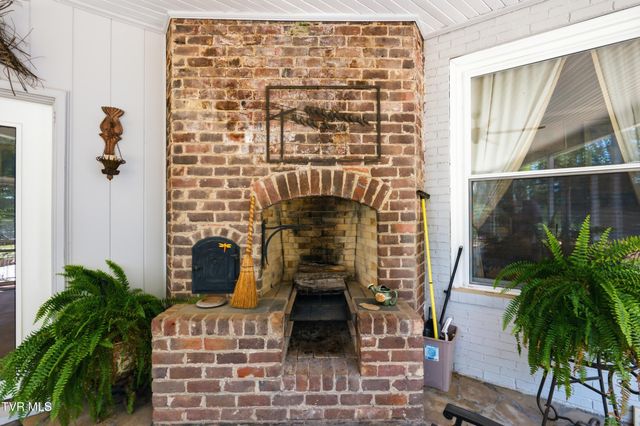 545 Green Hill Road, Bristol, VA 24201