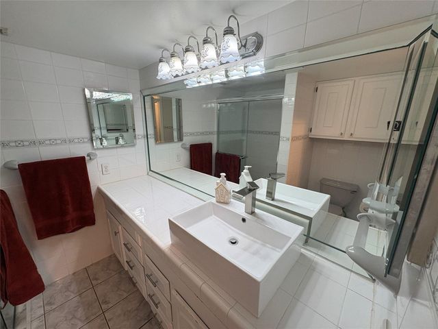 6207 Coral Lake Drive 107, Pompano Beach, FL 33063