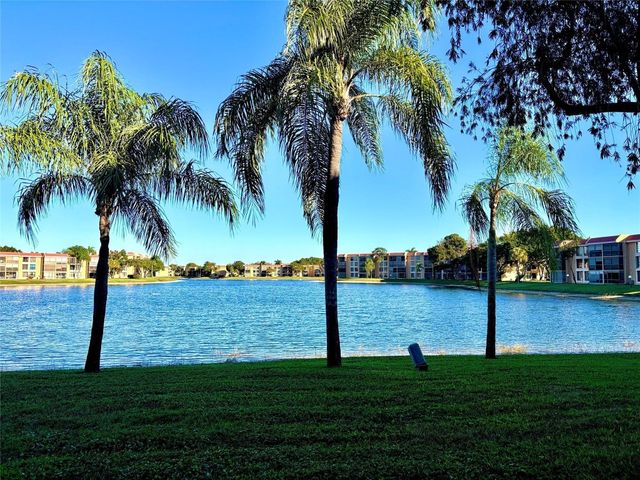 6207 Coral Lake Drive 107, Pompano Beach, FL 33063