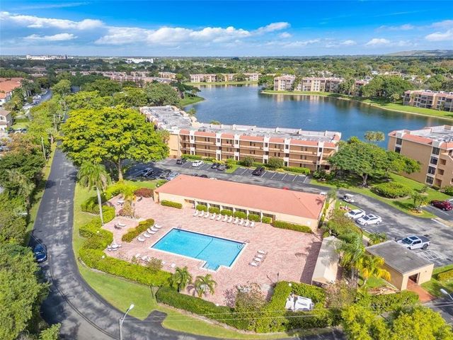 6207 Coral Lake Drive 107, Pompano Beach, FL 33063