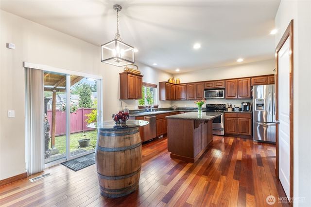 20225 194th Avenue E, Orting, WA 98360