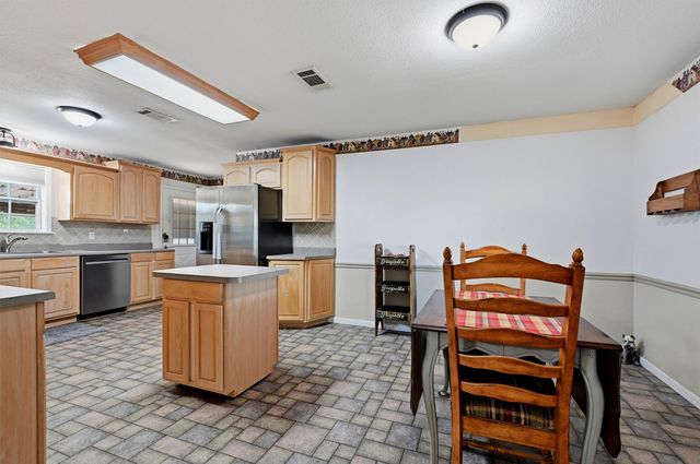 27513 State Highway 56, Whitesboro, TX 76273