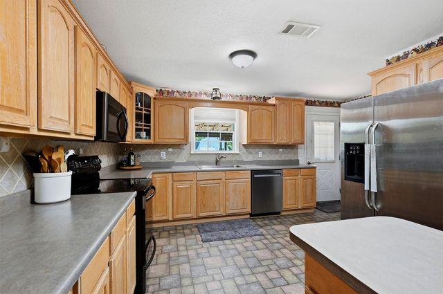 27513 State Highway 56, Whitesboro, TX 76273