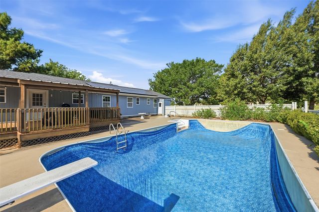 27513 State Highway 56, Whitesboro, TX 76273