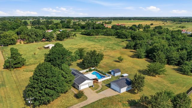 27513 State Highway 56, Whitesboro, TX 76273