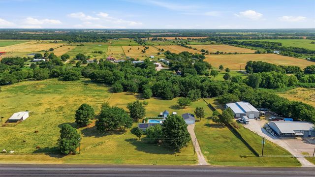 27513 State Highway 56, Whitesboro, TX 76273