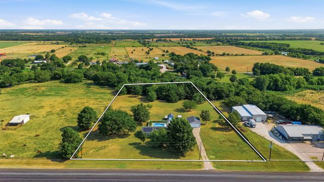 27513 State Highway 56, Whitesboro, TX 76273