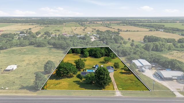 27513 State Highway 56, Whitesboro, TX 76273