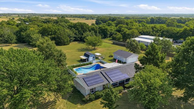 27513 State Highway 56, Whitesboro, TX 76273