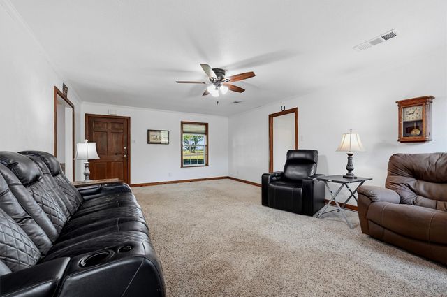 27513 State Highway 56, Whitesboro, TX 76273