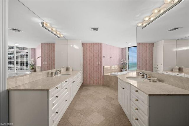 4021 Gulf Shore BLVD N 1204, Naples, FL 34103