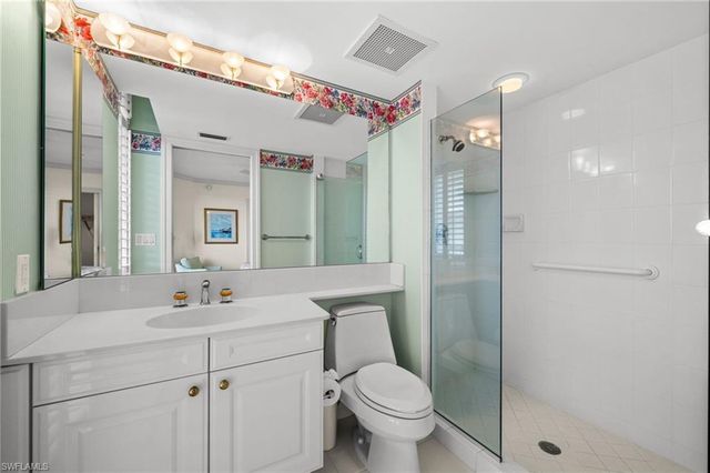 4021 Gulf Shore BLVD N 1204, Naples, FL 34103