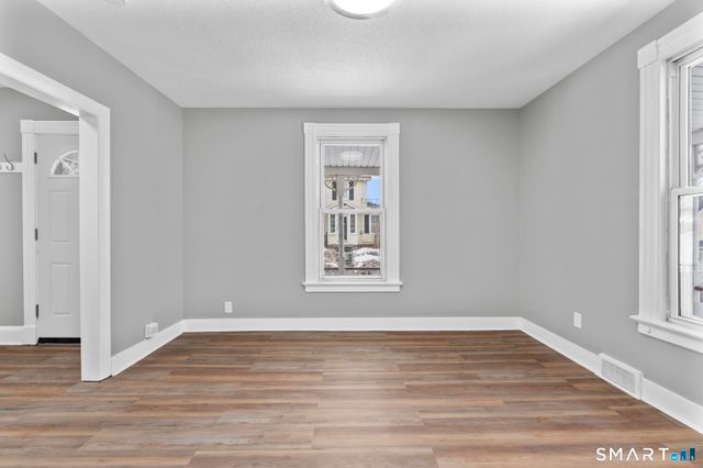 31 Alton Street, Waterbury, CT 06705