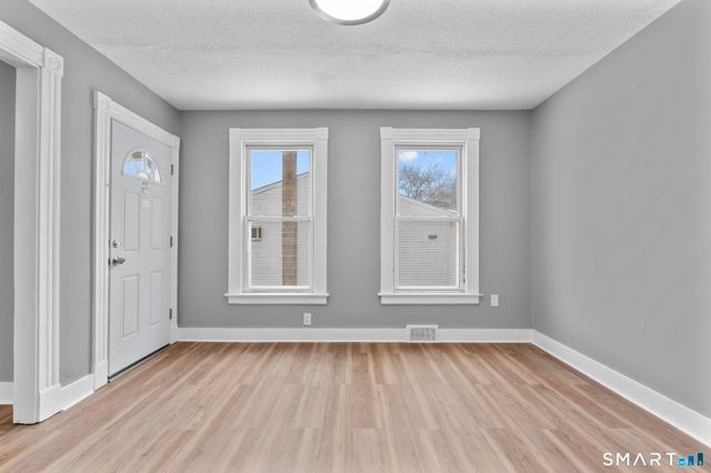 31 Alton Street, Waterbury, CT 06705