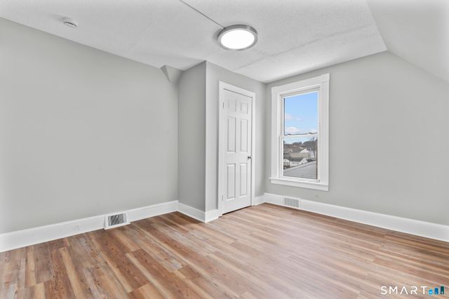 31 Alton Street, Waterbury, CT 06705