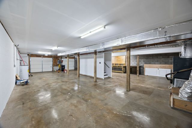 57 Lakeside Dr, Carthage, TN 37030