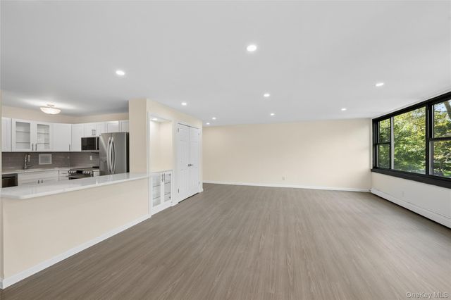 166-26 Powells Cove Boulevard 3D, Beechhurst, NY 11357