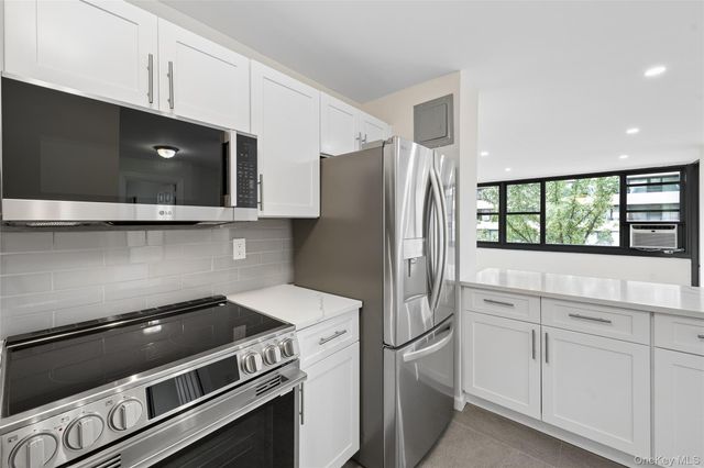 166-26 Powells Cove Boulevard 3D, Beechhurst, NY 11357