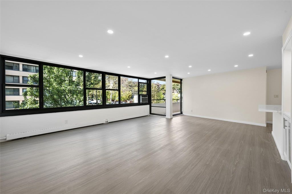 166-26 Powells Cove Boulevard 3D, Beechhurst, NY 11357 — photo 2